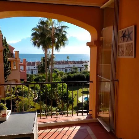 Appartement Met Zeezicht En Vlakbij Het Strand 마닐바 외부 사진