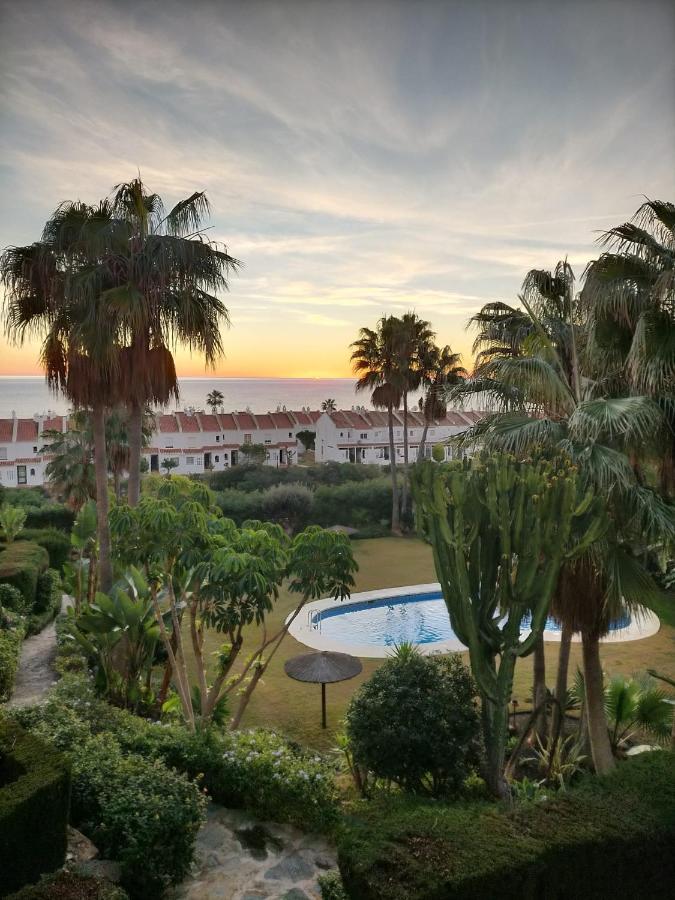 Appartement Met Zeezicht En Vlakbij Het Strand 마닐바 외부 사진