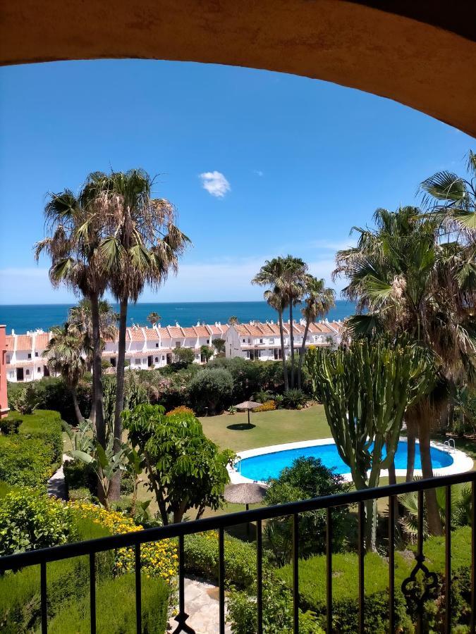 Appartement Met Zeezicht En Vlakbij Het Strand 마닐바 외부 사진