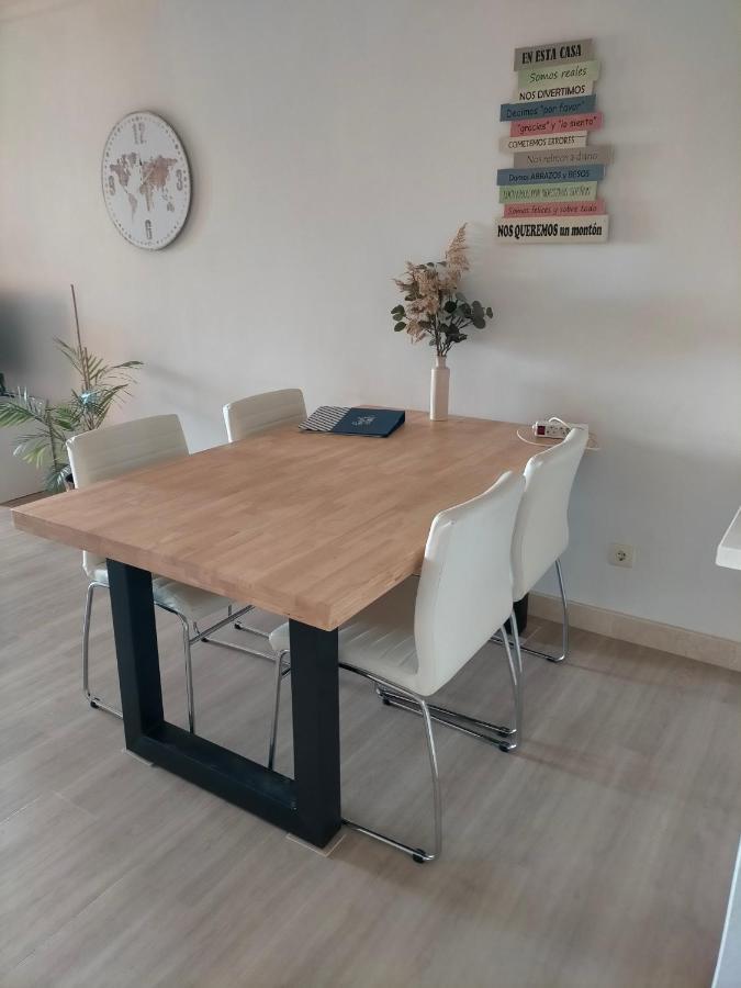 Appartement Met Zeezicht En Vlakbij Het Strand 마닐바 외부 사진