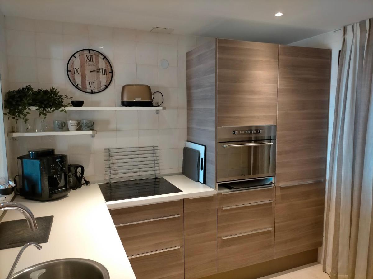 Appartement Met Zeezicht En Vlakbij Het Strand 마닐바 외부 사진