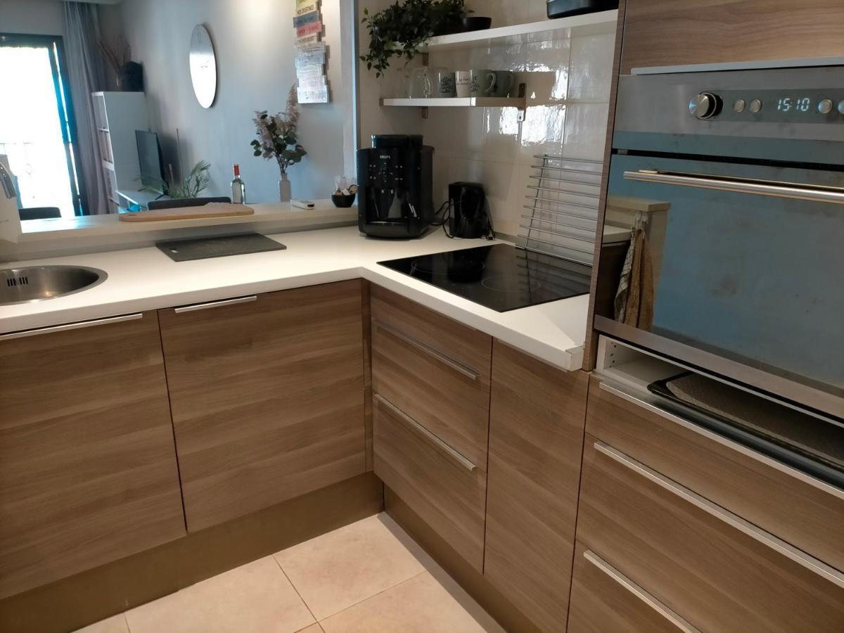 Appartement Met Zeezicht En Vlakbij Het Strand 마닐바 외부 사진